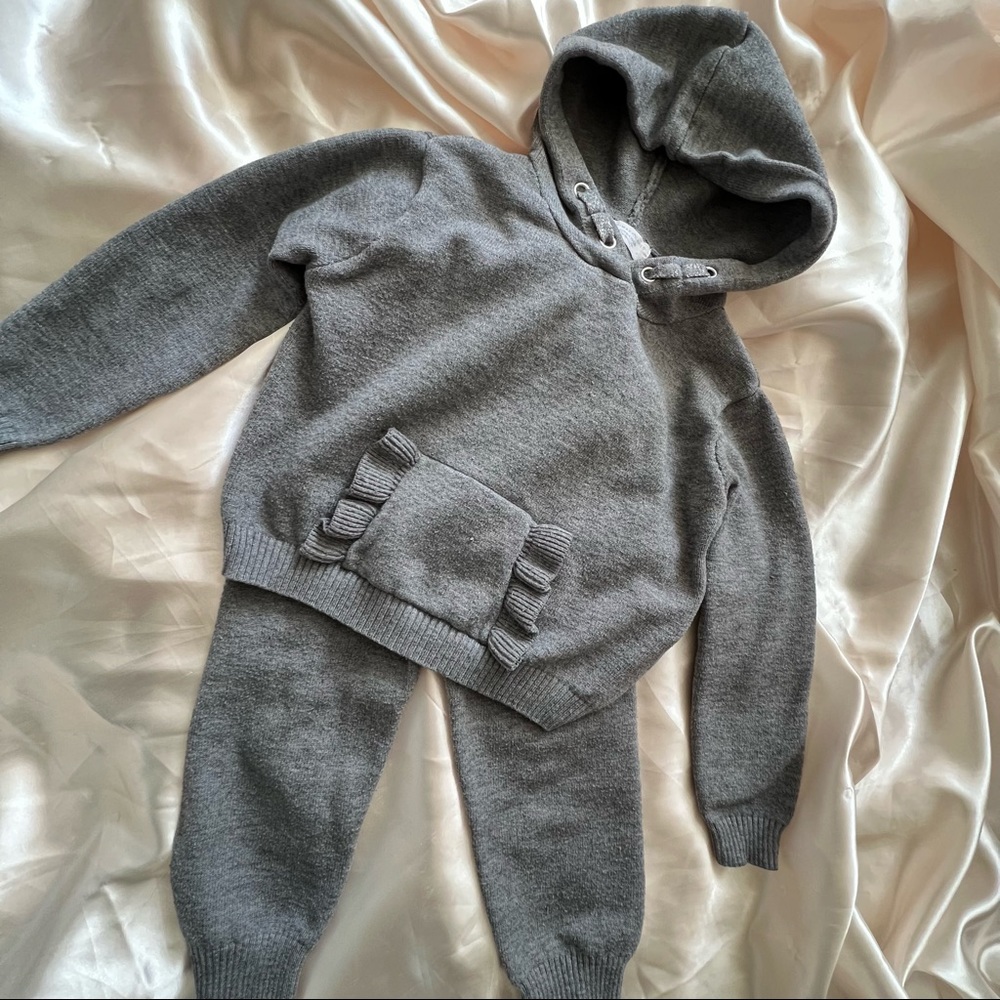 Little Girl’s Thick Sweatsuit (4-5yo)